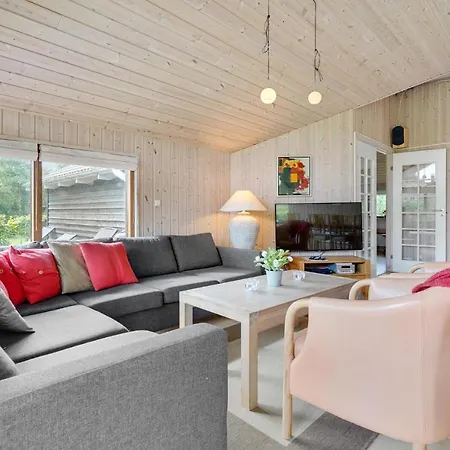 Stunning In Vaeggerlose With Sauna Feriehus *