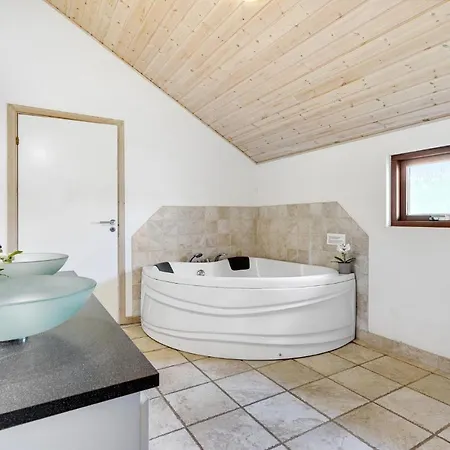 Stunning Home In Vaeggerlose With Sauna Boto By